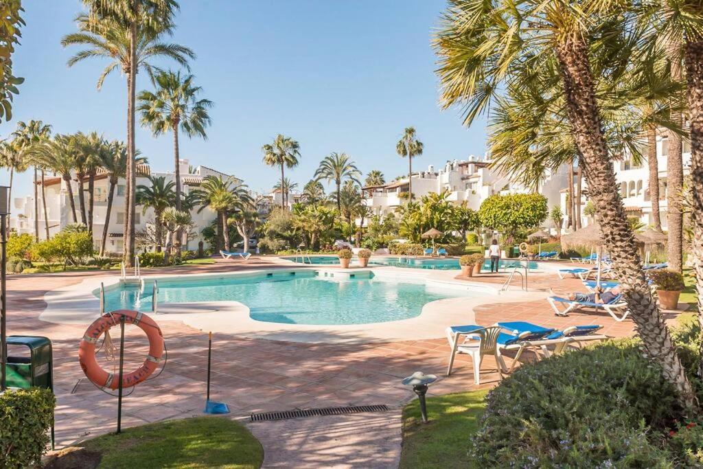 Alcazaba Beach Apartment Estepona Bagian luar foto