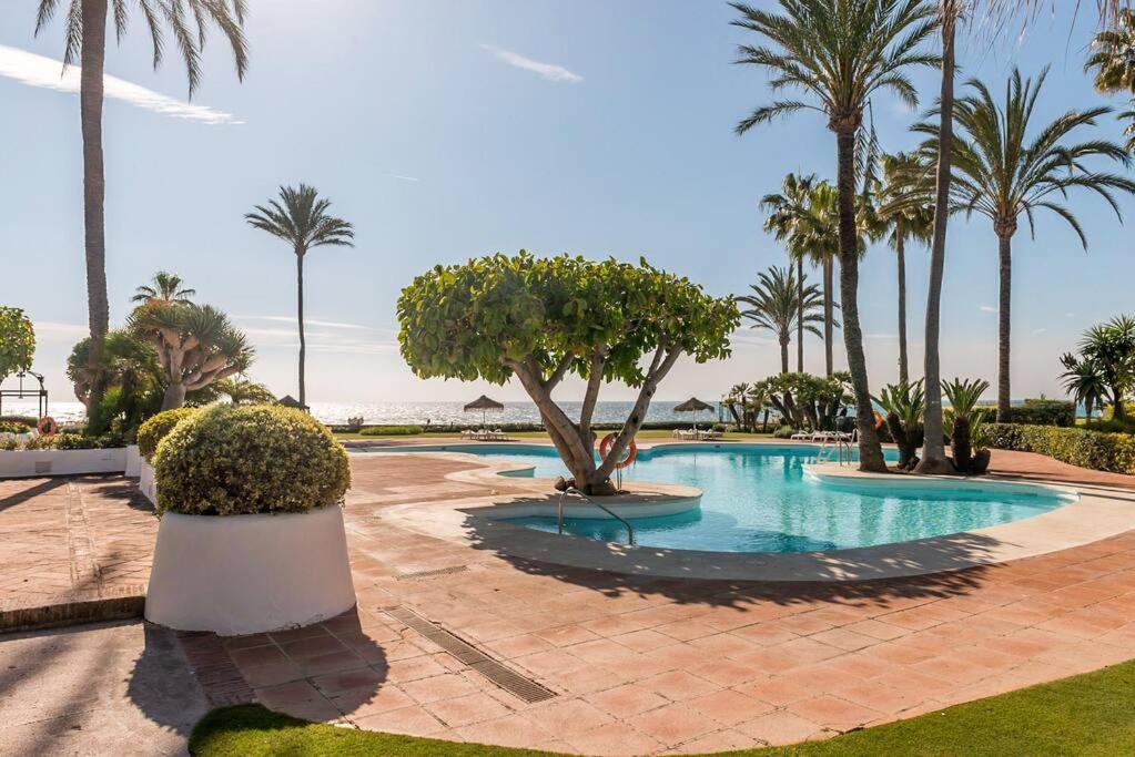 Alcazaba Beach Apartment Estepona Bagian luar foto