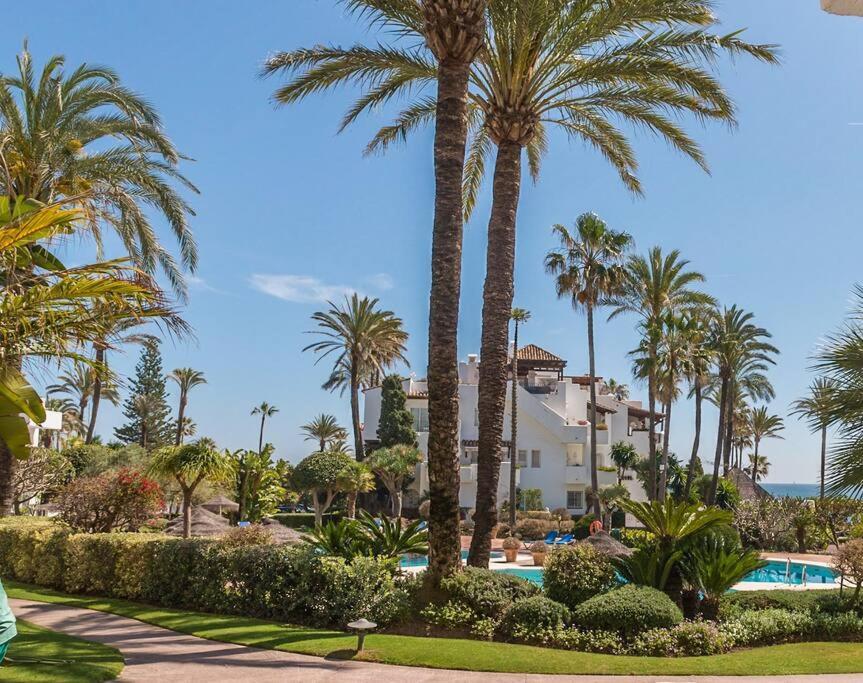 Alcazaba Beach Apartment Estepona Bagian luar foto