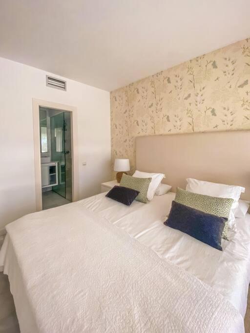 Alcazaba Beach Apartment Estepona Bagian luar foto