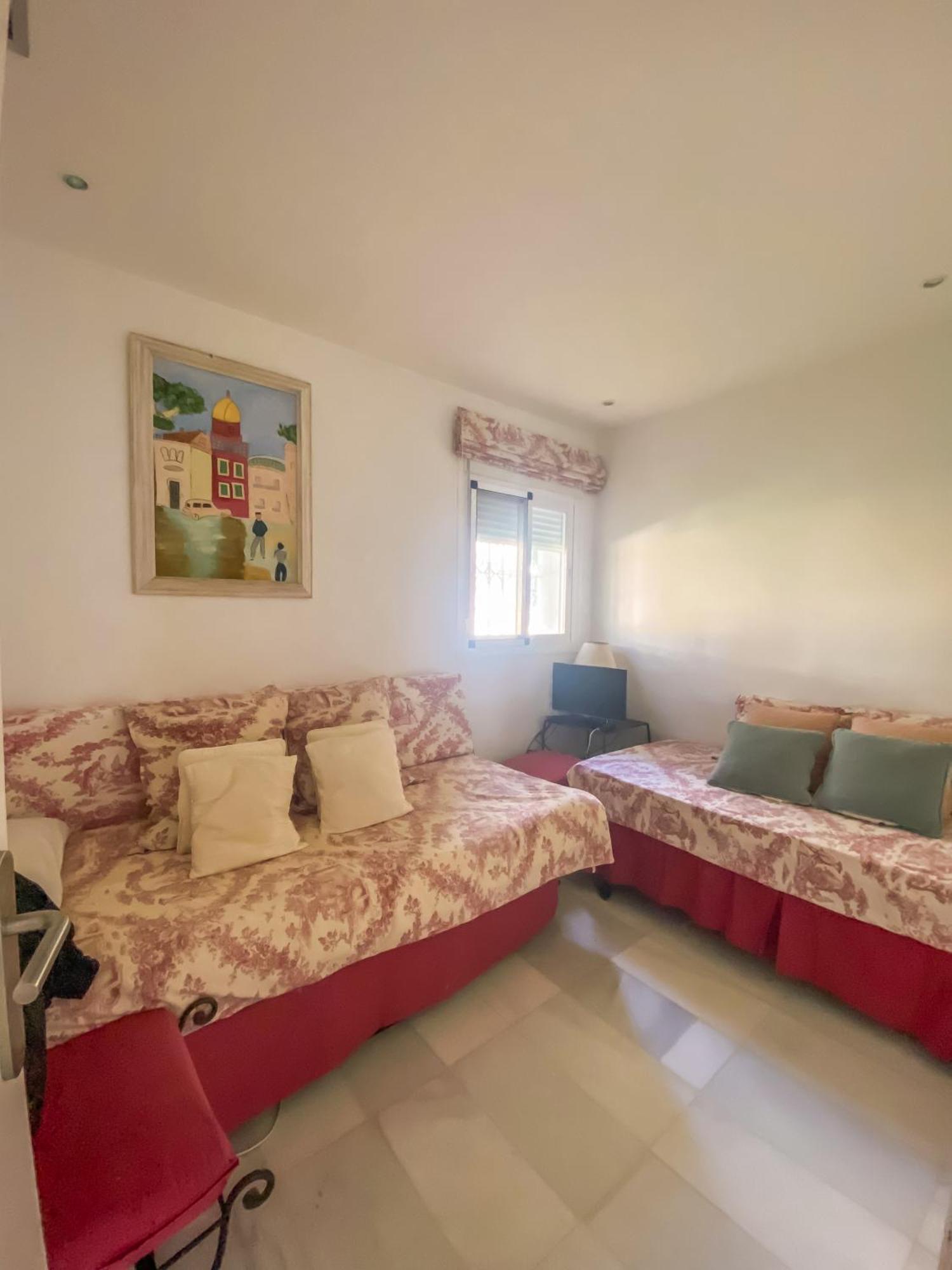 Alcazaba Beach Apartment Estepona Bagian luar foto